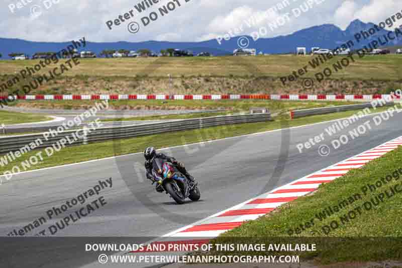 cadwell no limits trackday;cadwell park;cadwell park photographs;cadwell trackday photographs;enduro digital images;event digital images;eventdigitalimages;navarra;no limits trackdays;peter wileman photography;racing digital images;trackday digital images;trackday photos